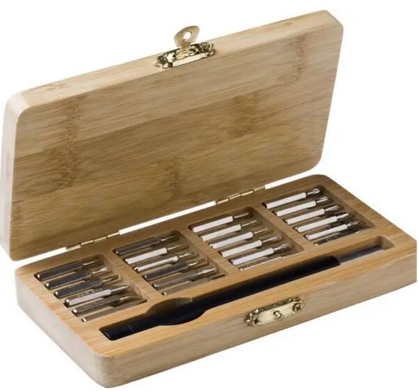 Boîte à outils dans un étui en bambou Willow 